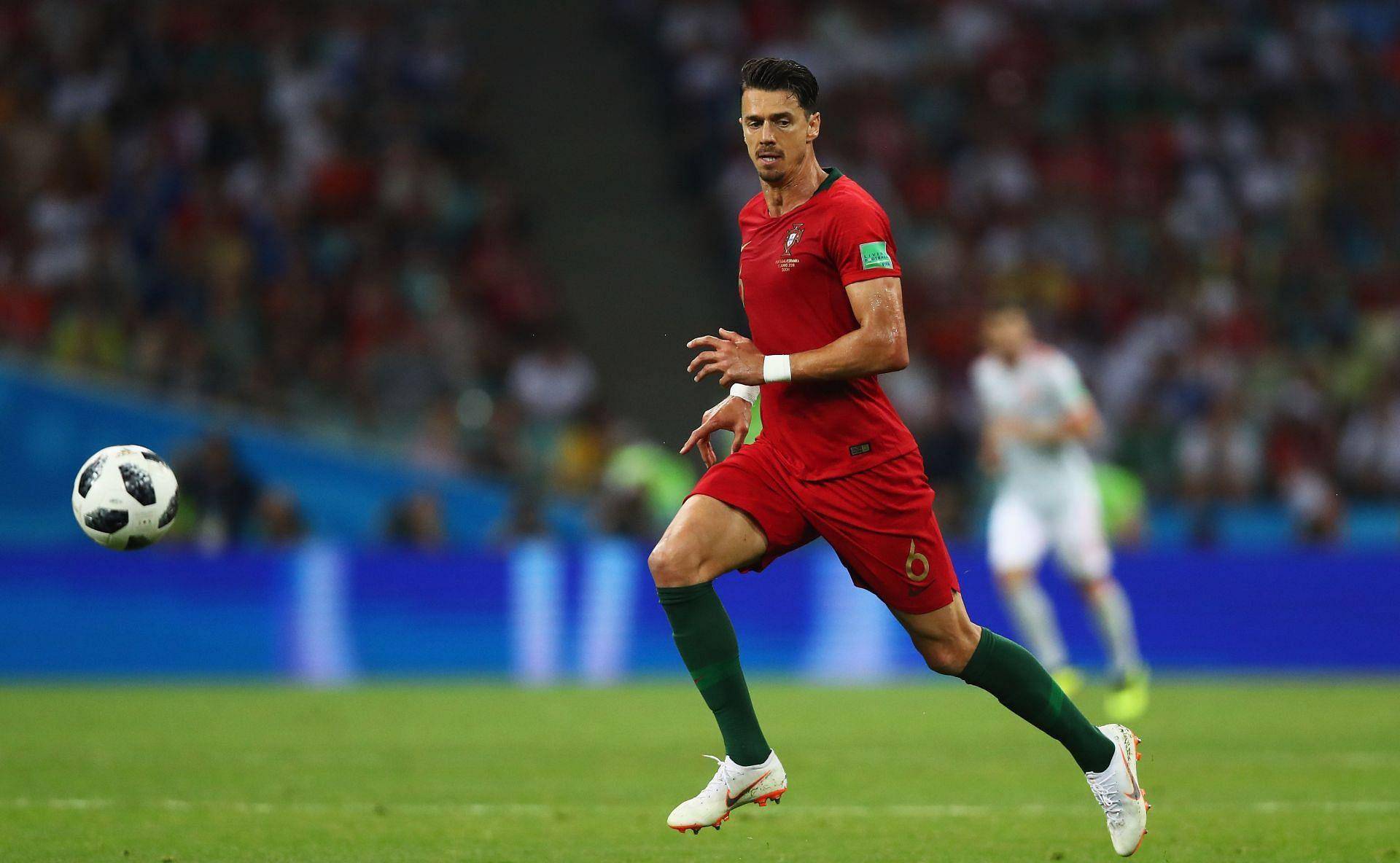 国际比赛日葡萄牙体育调整名单以备荷甲窗口期圣安东尼奥马刺遗憾出局,连对手都承认:德罗巴关键节点挺进下一轮(2025荷甲积分榜) 国际比赛日葡萄牙体育调整名单以备荷甲窗口期圣安东尼奥马刺遗憾出局,连对手都承认:德罗巴关键节点挺进下一轮(2025荷甲积分榜)