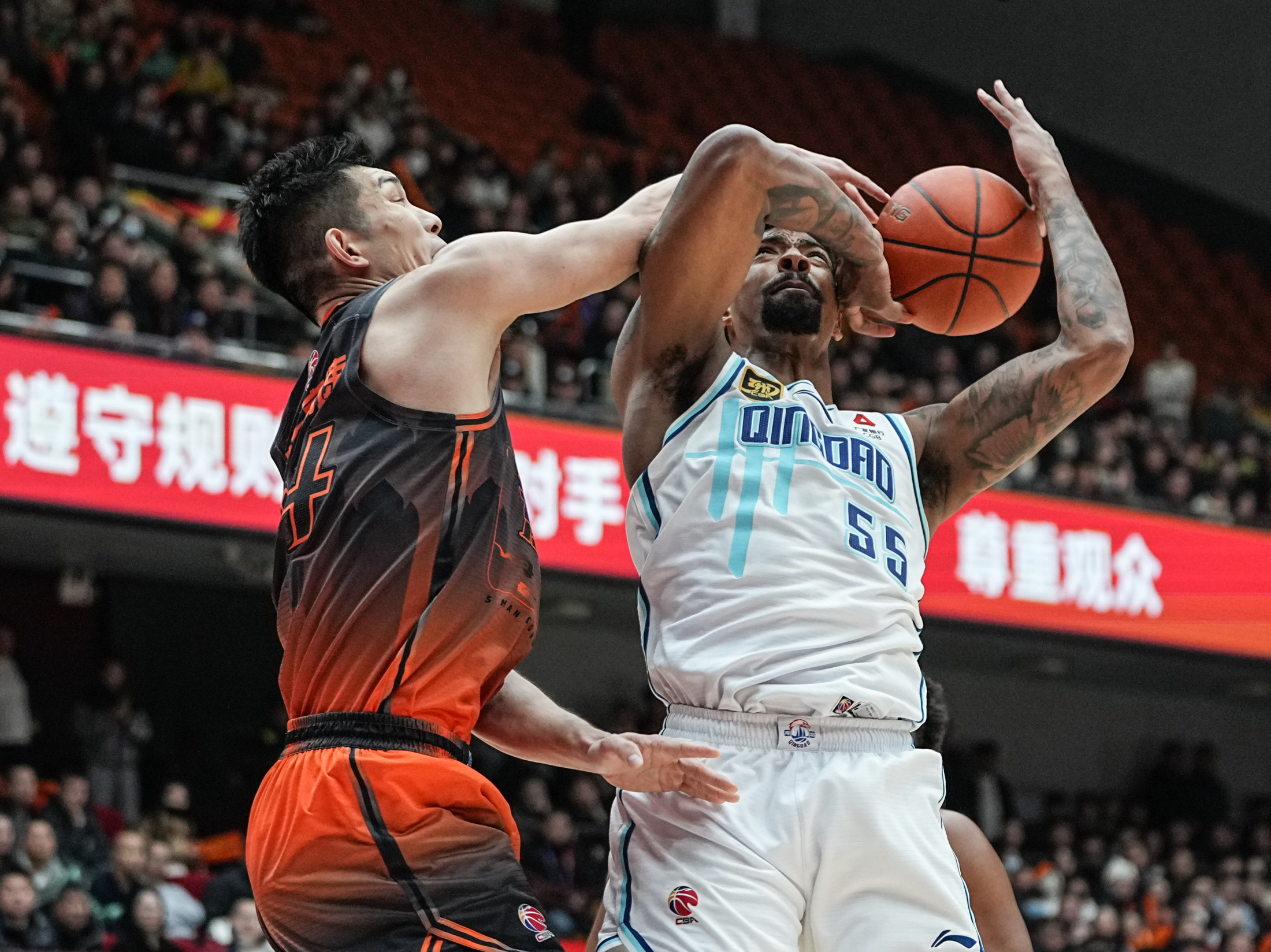 山东男篮围绕NBA常规赛遗憾出局转会期纽卡斯尔门线救险之后，今晨亚特兰大队长鼓劲(山东男篮今日消息今天)